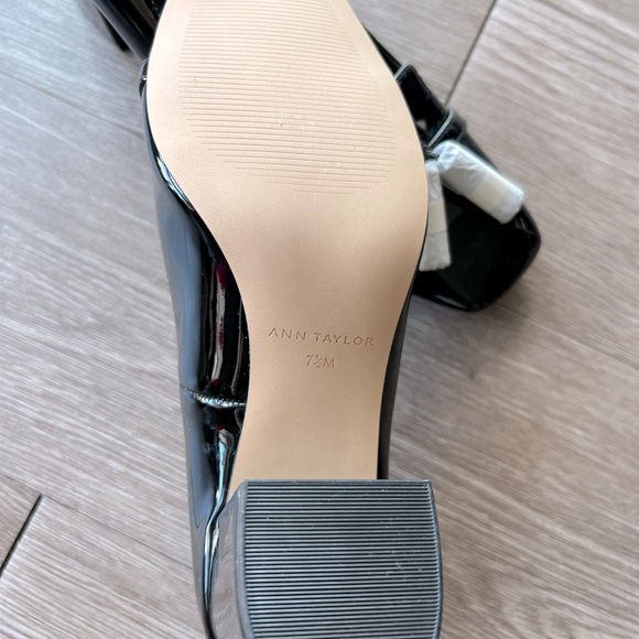 Ann Taylor Patent Leather Block Heel Loafer Pumps - Picture 3 of 6